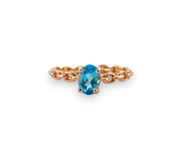 Ringe Ticchi Maurizio Dame in Gold Iolite ANELLO MOTIVO CATENA IN ORO ROSA CON TOPAZIO AZZURRO - ANELLO MOTIVO CATENA IN ORO ROSA CON TOPAZIO AZZURRO